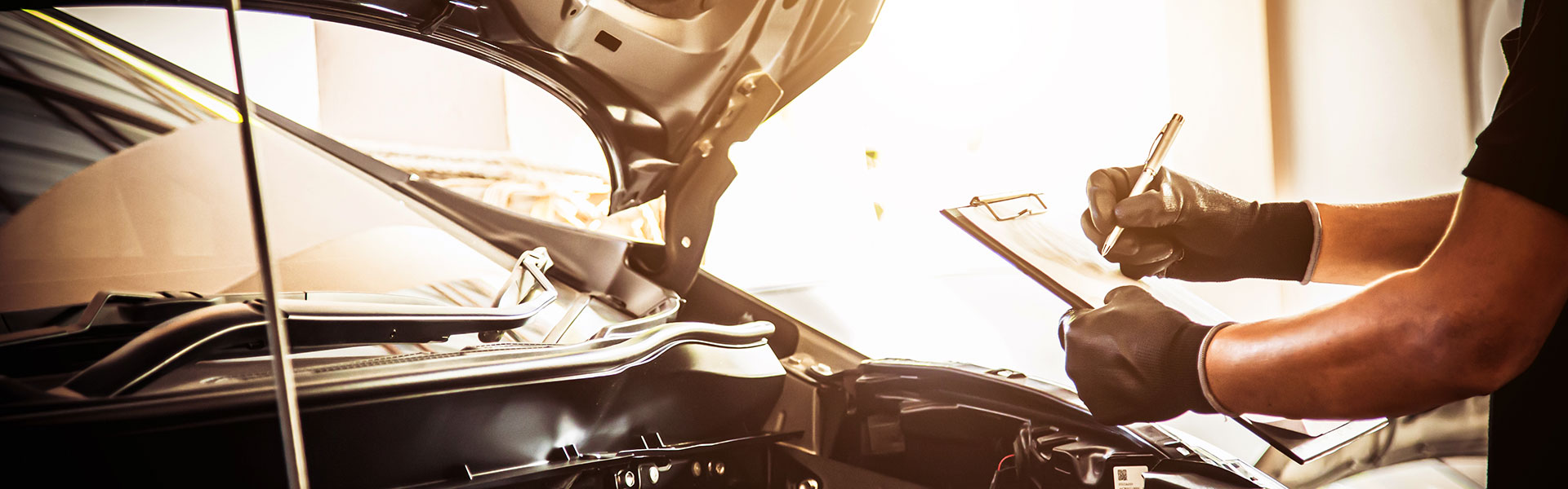 Autoreparatur in der KFZ-Werkstatt in München Autoreparatur in der KFZ-Werkstatt in München